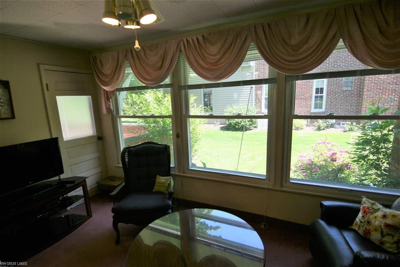 1366 Torrey Road Grosse Pointe, MI 48236 - Photo 17 of 23 31386694-16.JPG