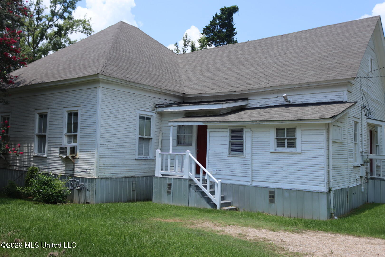 802 Union Street Brookhaven, MS 39601 - Photo 3 of 36 IMG_9936 2