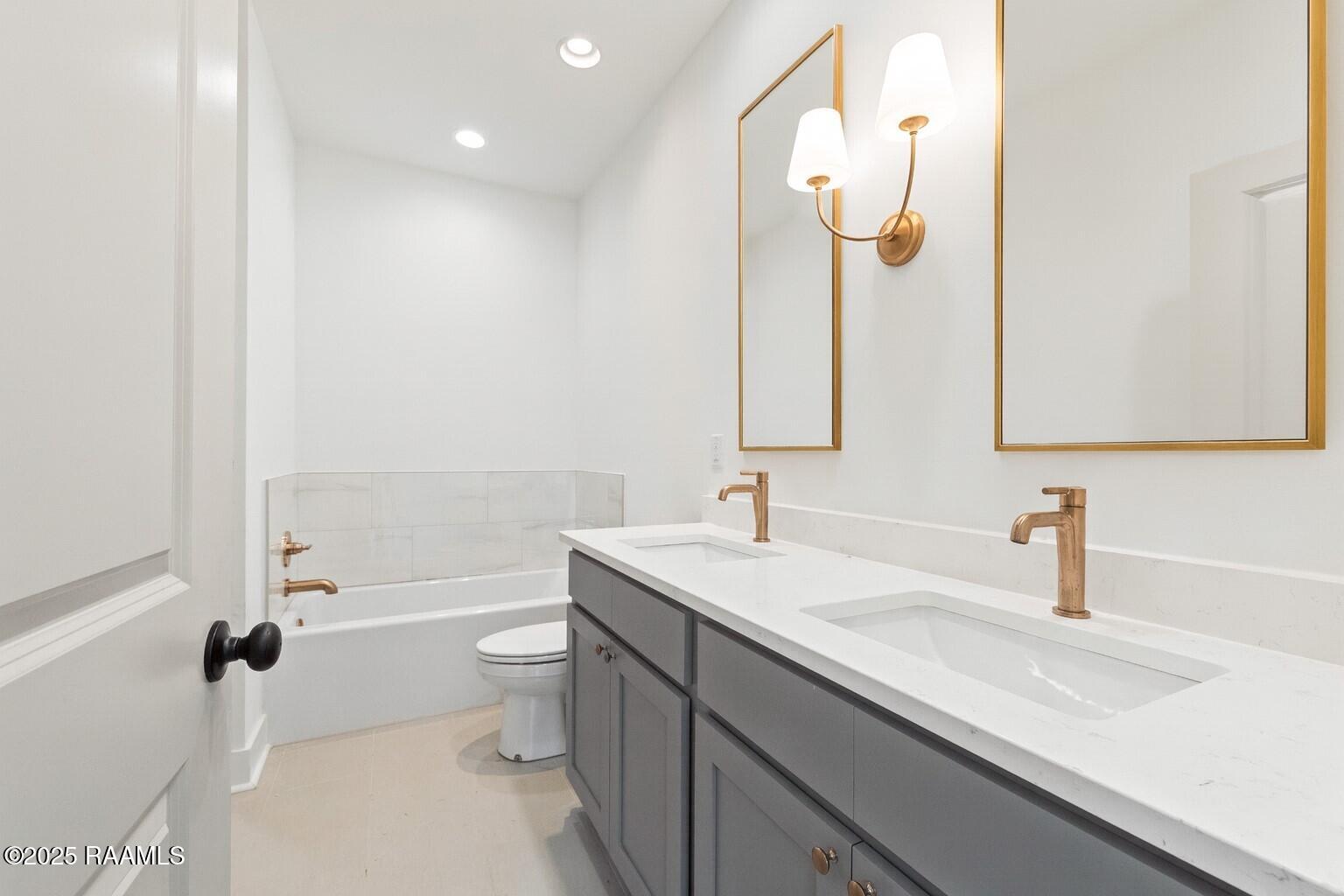 207 Steiner Road Lafayette, LA 70508 - Photo 5 of 13 bathroom