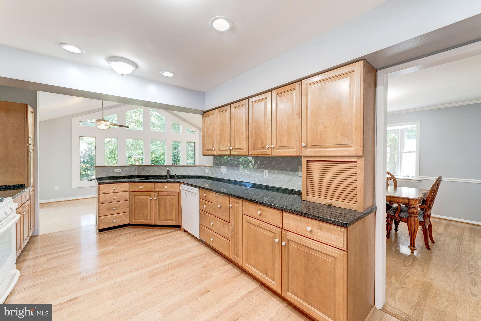 7510 June Street Springfield, VA 22150 - Photo 19 of 44 Kithcen open to family room addition