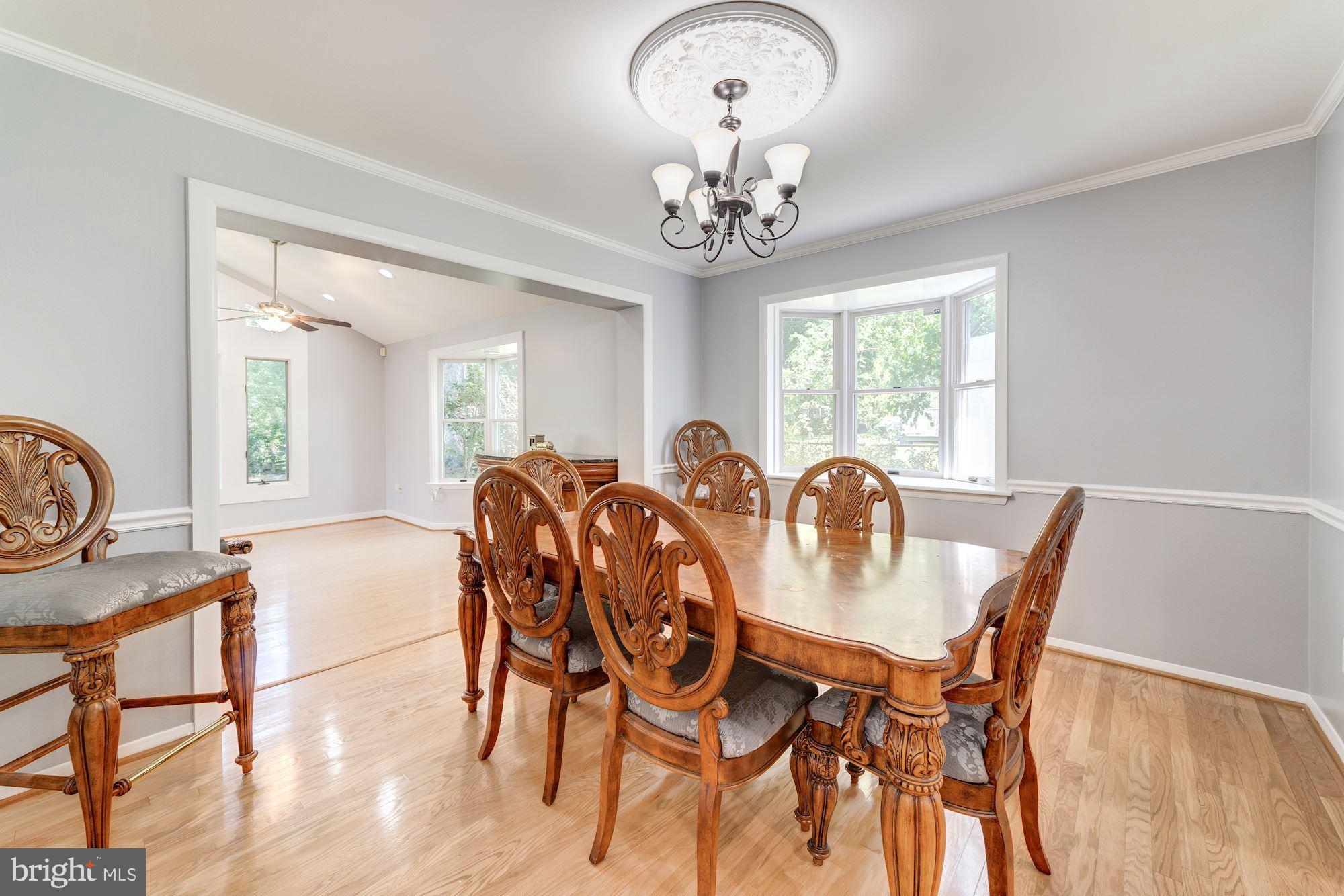 7510 June Street Springfield, VA 22150 - Photo 31 of 44 DIning