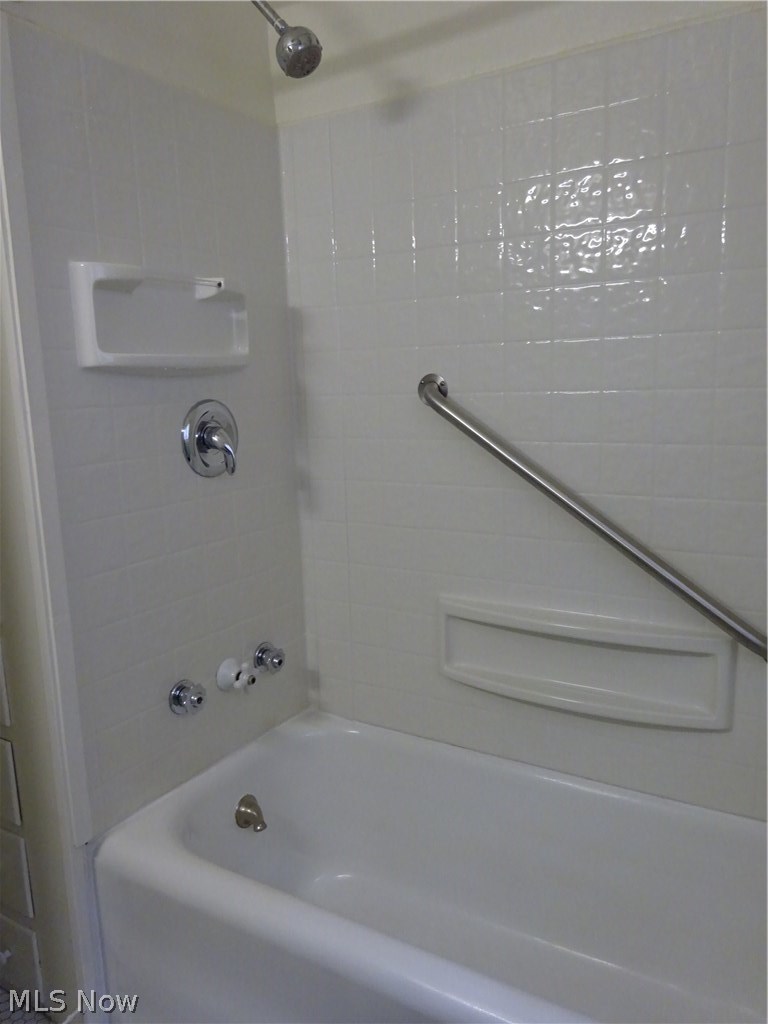 3061 Chadbourne Road Cleveland, OH 44120 - Photo 26 of 35