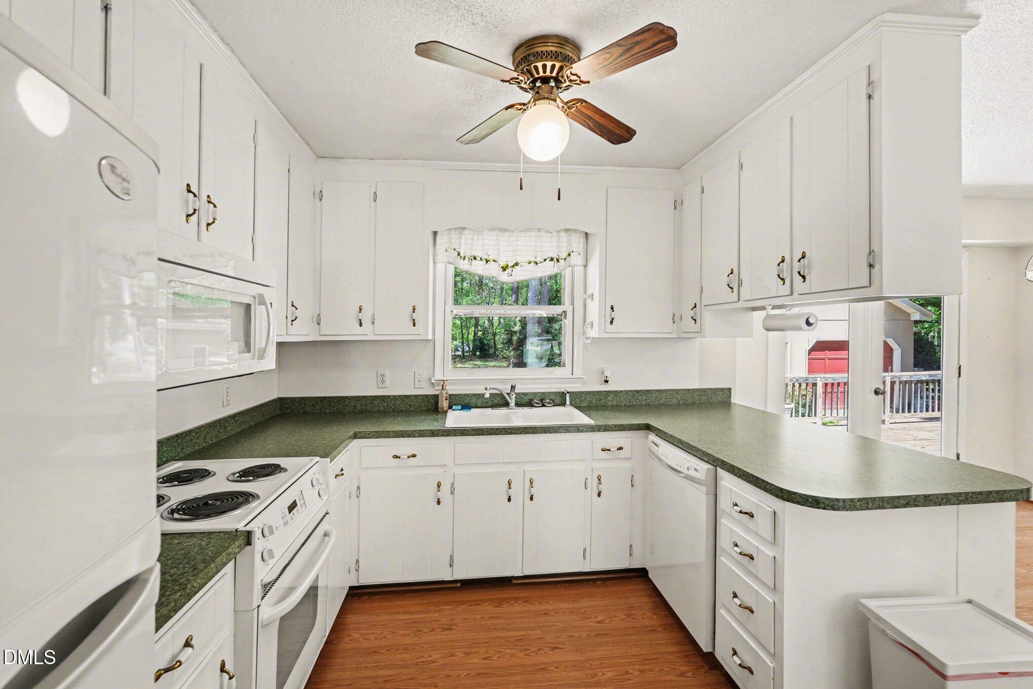 8612 Maidstone Court Raleigh, NC 27613 - Photo 9 of 29 Gallery Image 9