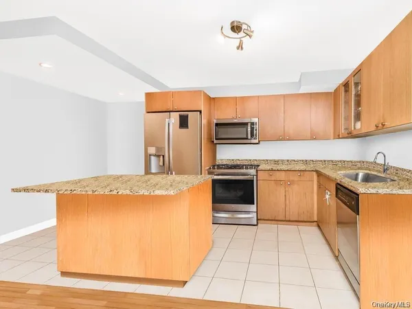 $3,750 | 2287 Johnson Avenue, Unit 3B | Spuyten Duyvil
