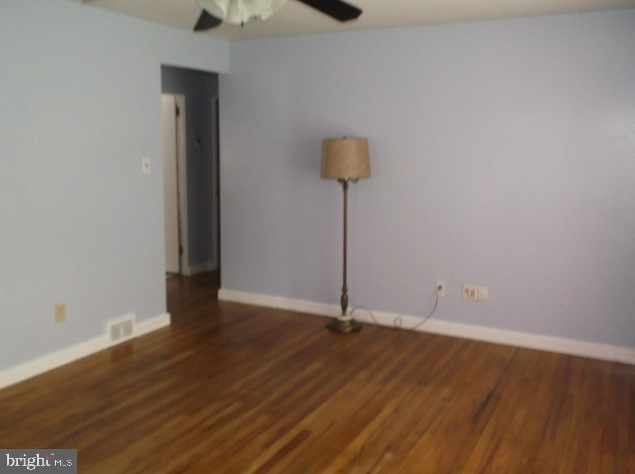 6 Old Stage Coach Road Bridgeton, NJ 08302 - Photo 8 of 23 Living Room