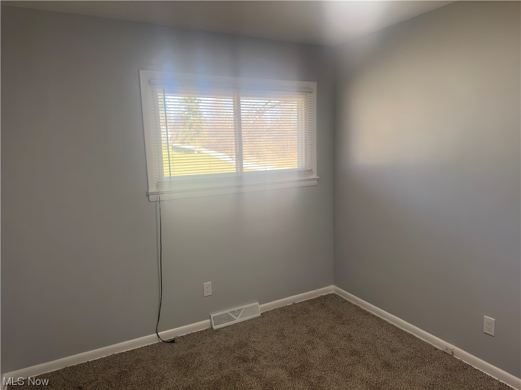 20286 Emery Road Cleveland, OH 44128 - Photo 12 of 27 Gallery Image 12