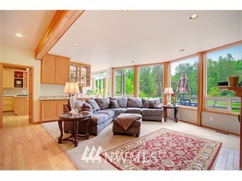 16829 Southeast Jones Road Renton, WA 98058 - Photo 5 of 25