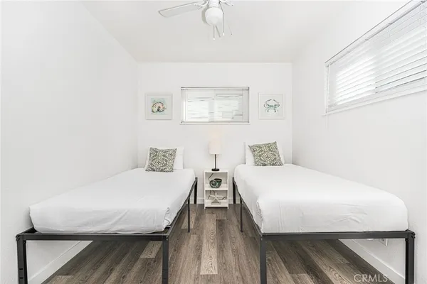 $4,395 | 210 1/2 36th Street, Newport Beach, CA 92663
