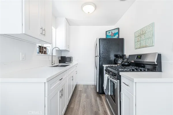 $4,395 | 210 1/2 36th Street, Newport Beach, CA 92663