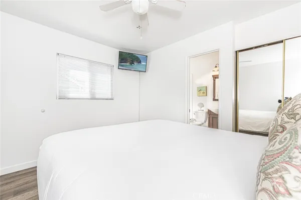 $4,395 | 210 1/2 36th Street, Newport Beach, CA 92663