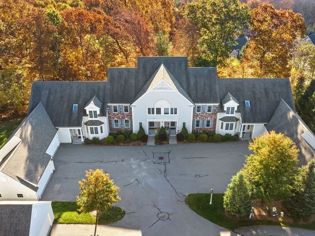 a view of a back yard of the house
