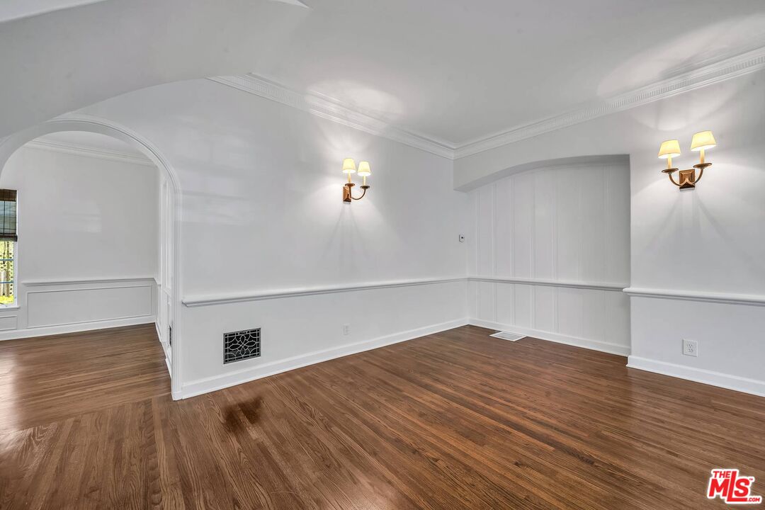 360 South Roxbury Drive Beverly Hills, CA 90212 - Photo 5 of 30 a view of a livingroom with wooden floor