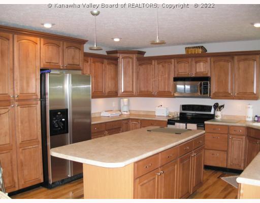 12 Sycamore Drive Ripley, WV 25271 - Photo 3 of 8 Kitchen.