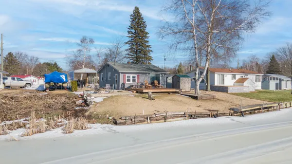 $169,900 | 17863 East Point Drive, Barryton, MI 49305