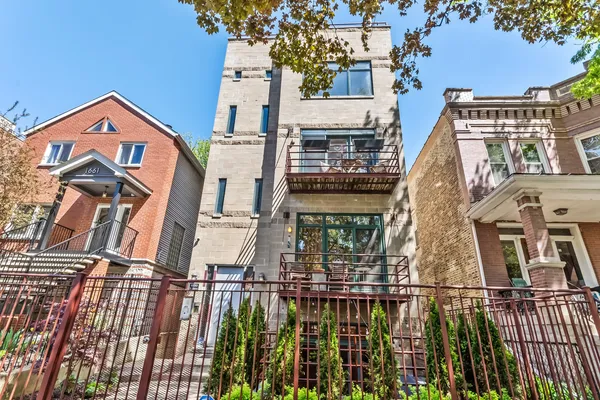 $3,600 | 1659 North Oakley Avenue, Unit 1, Chicago, IL 60647