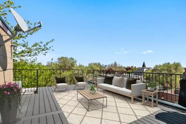 $3,600 | 1659 North Oakley Avenue, Unit 1, Chicago, IL 60647