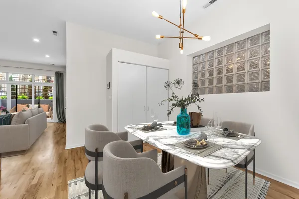 $3,600 | 1659 North Oakley Avenue, Unit 1, Chicago, IL 60647