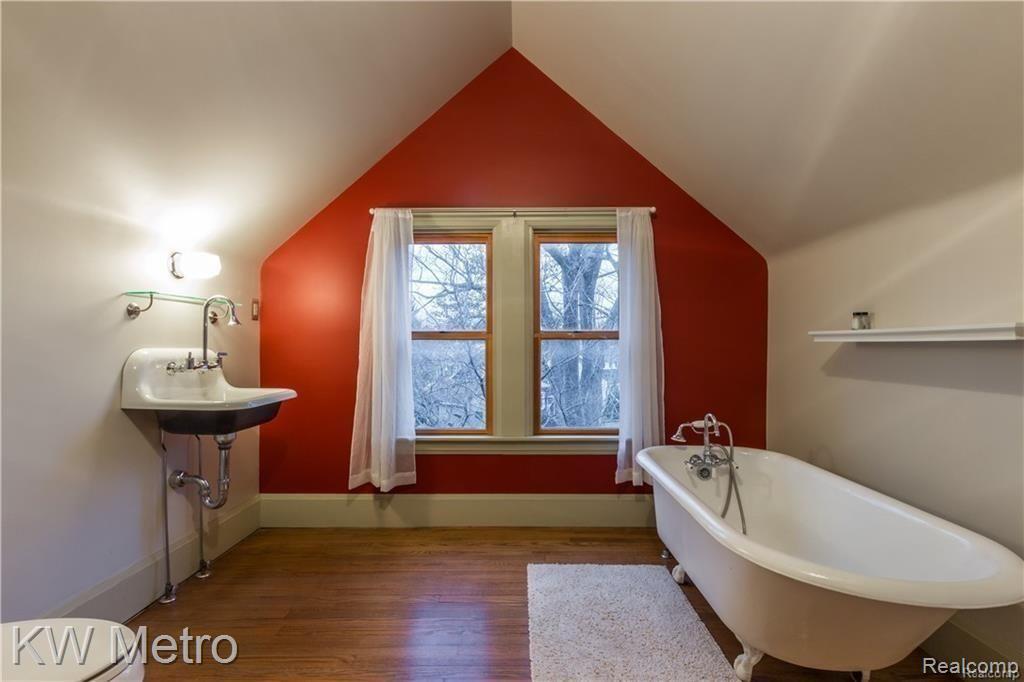 1616 Crooks Road Royal Oak, MI 48067 - Photo 27 of 37 27.jpg
