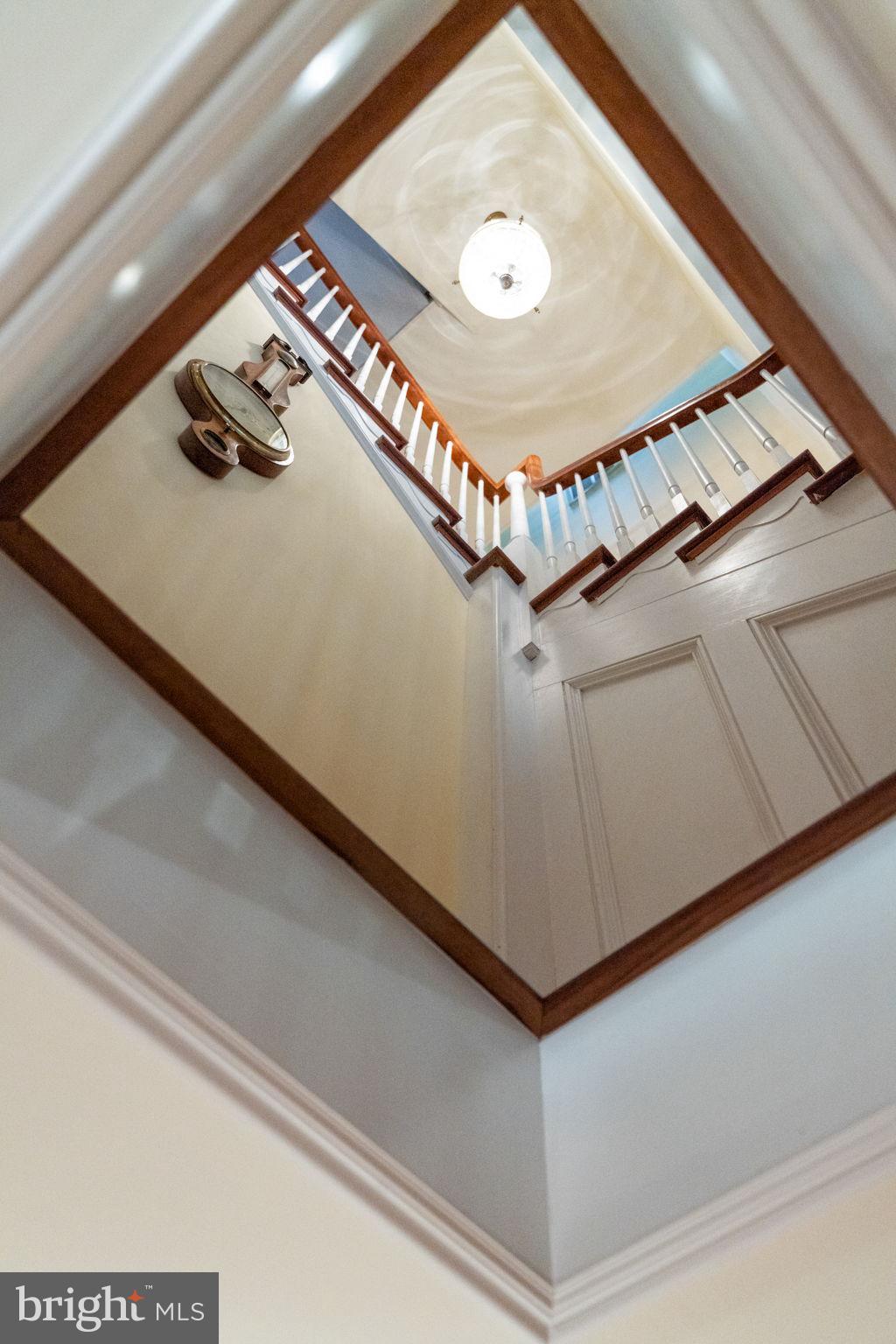 501 Pine Street Philadelphia, PA 19106 - Photo 26 of 52 a view of staircase