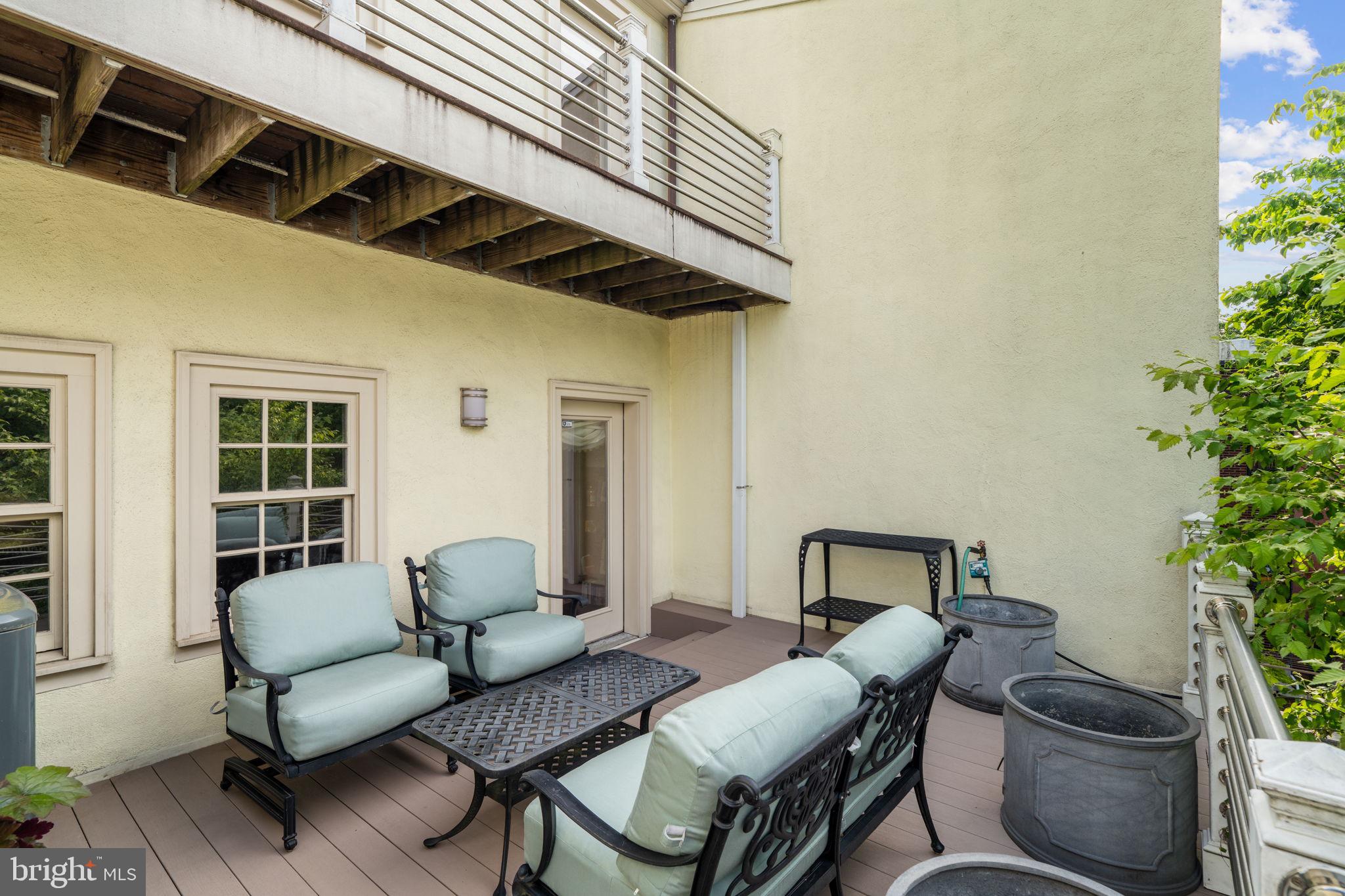 501 Pine Street Philadelphia, PA 19106 - Photo 30 of 52 a outdoor living space with furniture and potted plant