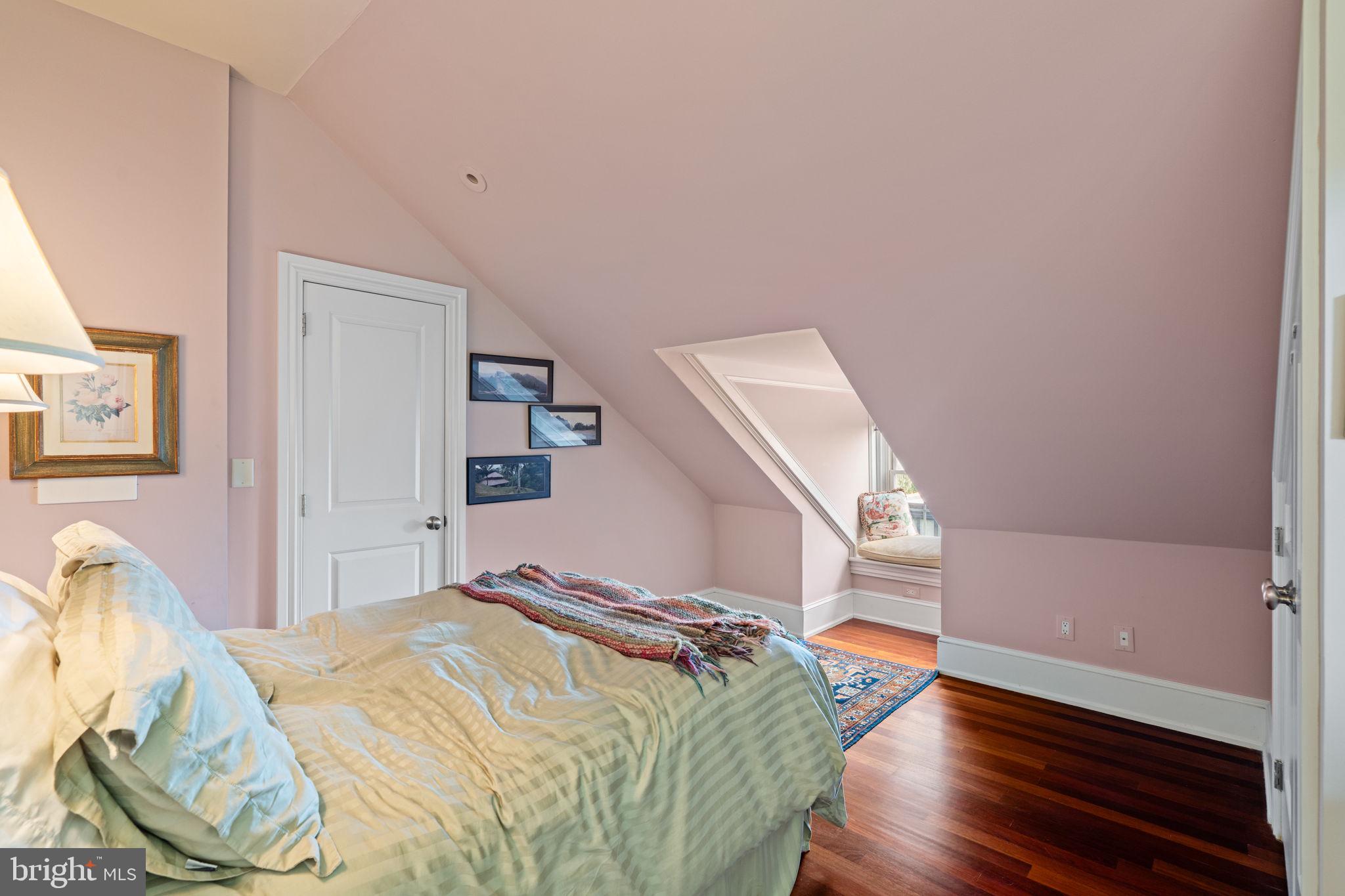 501 Pine Street Philadelphia, PA 19106 - Photo 48 of 52 a bed room with a bed