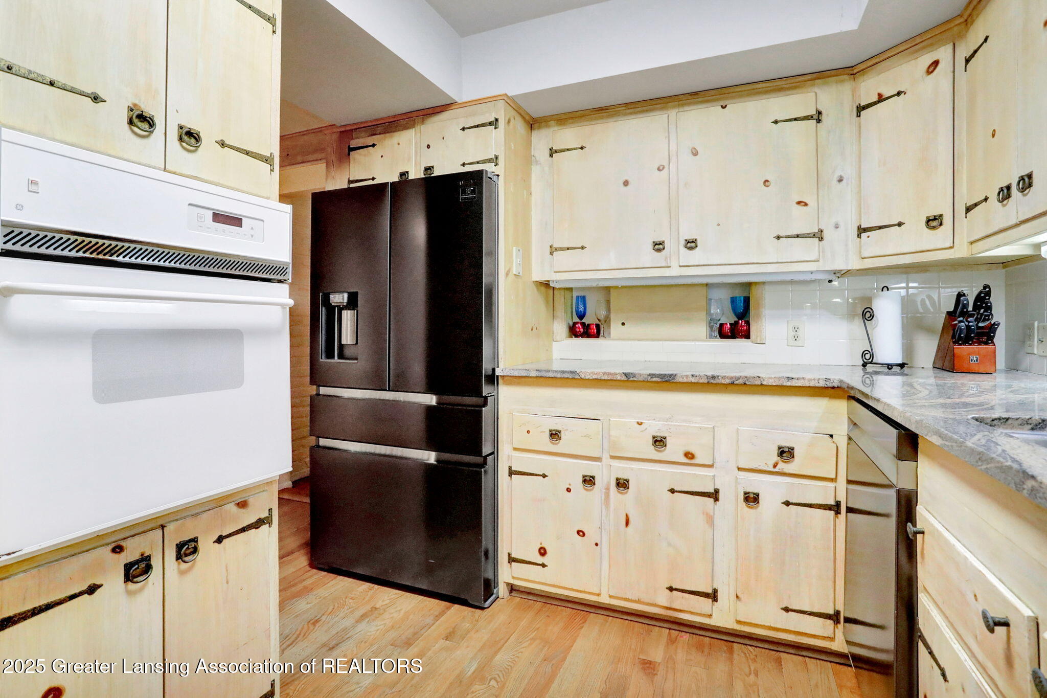 2315 Hamilton Road Okemos, MI 48864 - Photo 20 of 64 21-web-or-mls-Open Ended Media-22