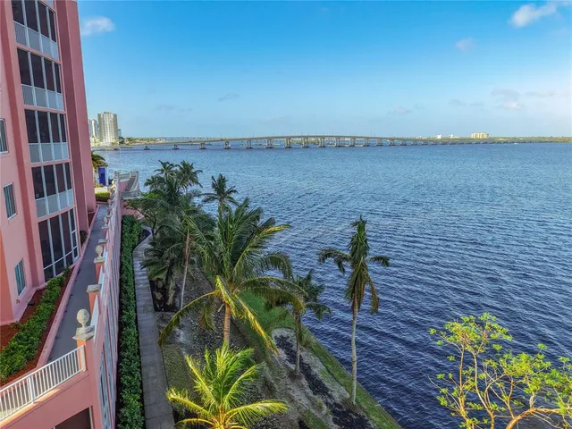 $315,000 | 2745 First Street, Unit 111, Fort Myers, FL 33916