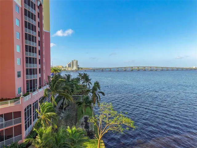 $315,000 | 2745 First Street, Unit 111, Fort Myers, FL 33916