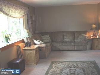 124 Wellington Road Brookhaven, PA 19015 - Photo 2 of 12 Living Room
