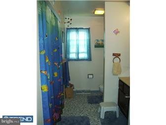 124 Wellington Road Brookhaven, PA 19015 - Photo 11 of 12 Bathroom