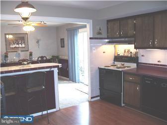 124 Wellington Road Brookhaven, PA 19015 - Photo 4 of 12 Kitchen