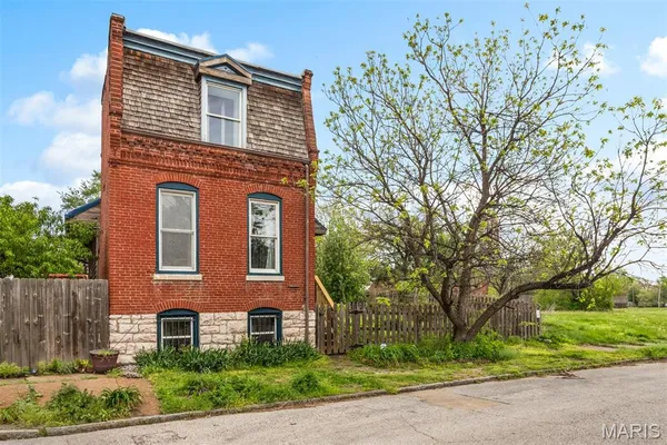 $150,000 | 1871 Madison Street, St. Louis, MO 63106