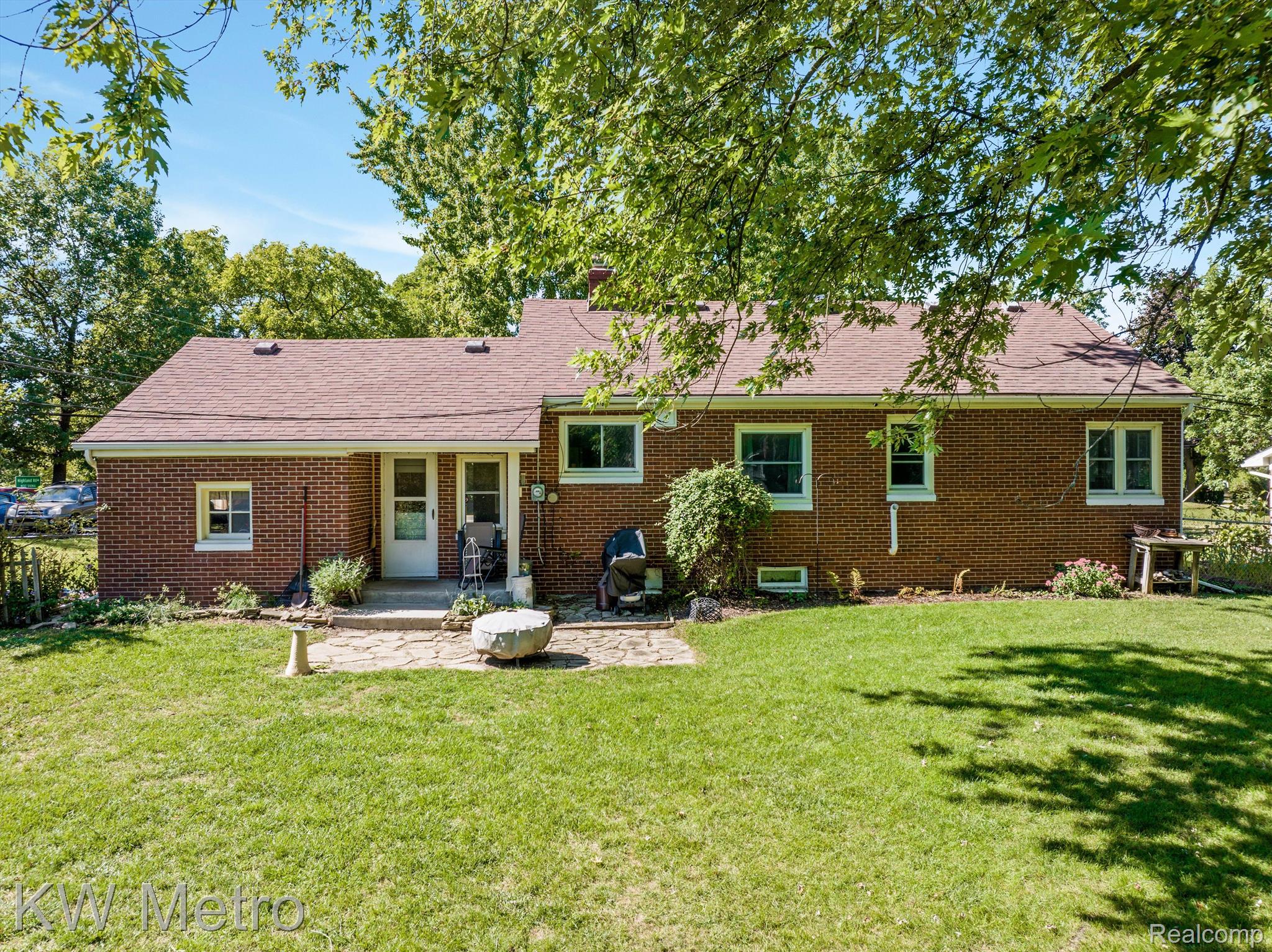 1680 Duck Lake Road North Highland, MI 48356 - Photo 2 of 26 Gallery Image 2