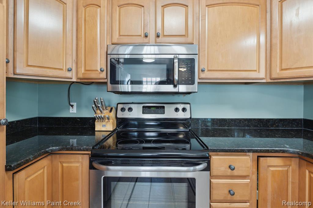 12960 Common Road Warren, MI 48088 - Photo 14 of 33
