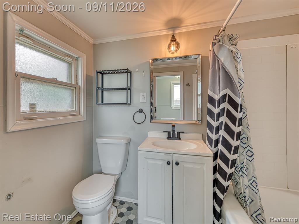338 Goddard Road Wyandotte, MI 48192 - Photo 9 of 28 Gallery Image 9