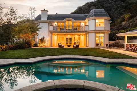 $11,995,000 | 10509 Vestone Way, Los Angeles, CA 90077