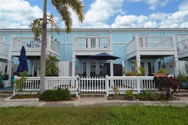 $2,600 | 3837 Pompano Drive Southeast, Unit 3837(FURNISHED), St. Petersburg, FL 33705