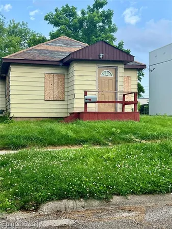 $8,900 | 1017 Stocker Avenue, Flint, MI 48503