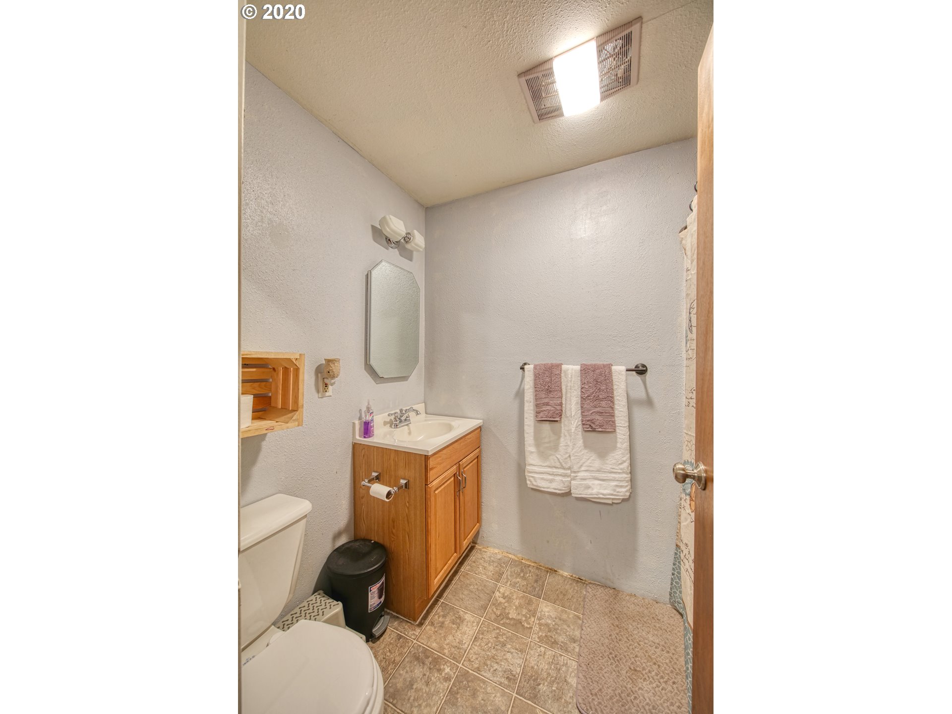 37520 Row River Road Dorena, OR 97434 - Photo 18 of 22 Gallery Image 18