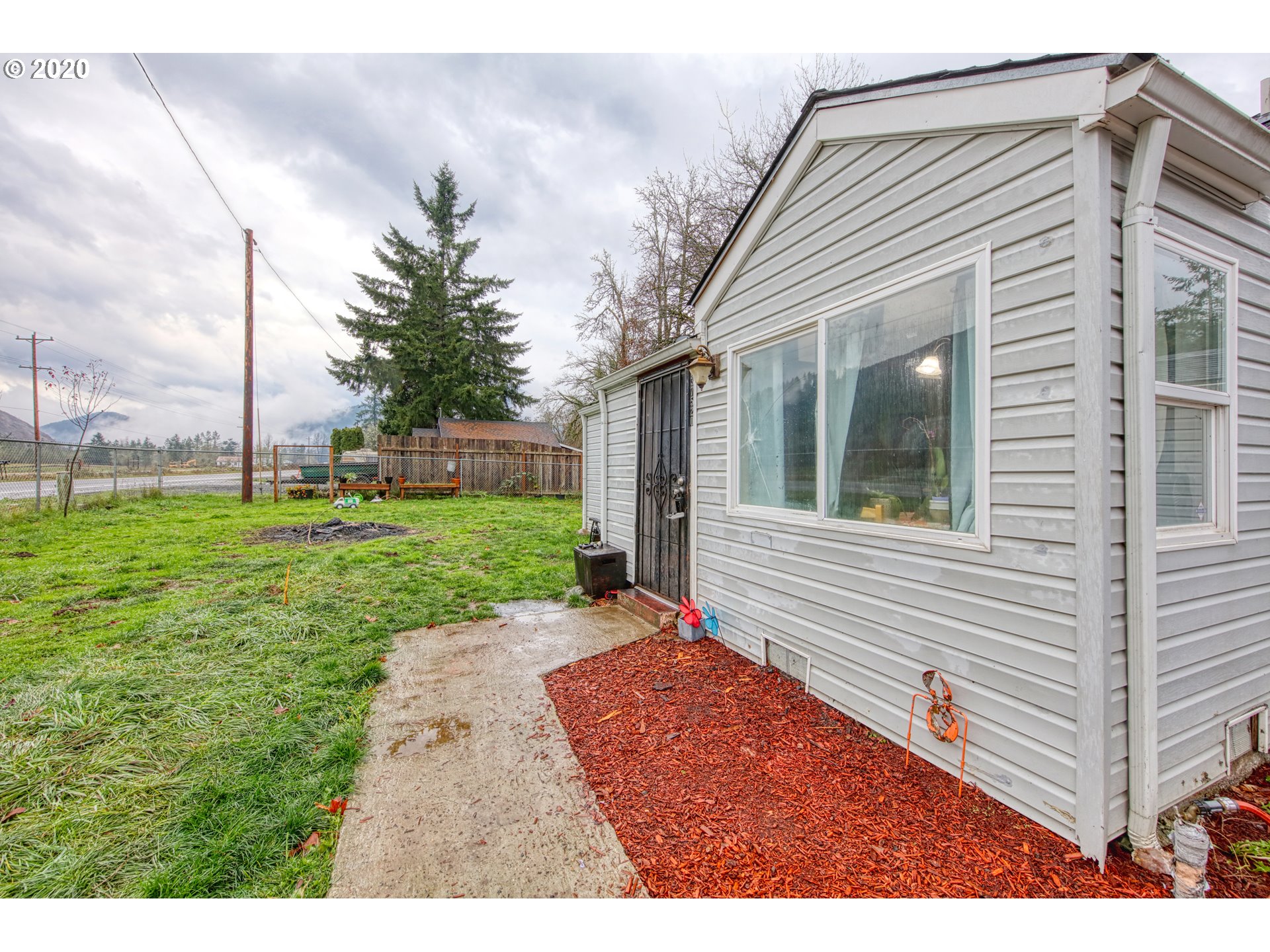 37520 Row River Road Dorena, OR 97434 - Photo 9 of 22 Gallery Image 9