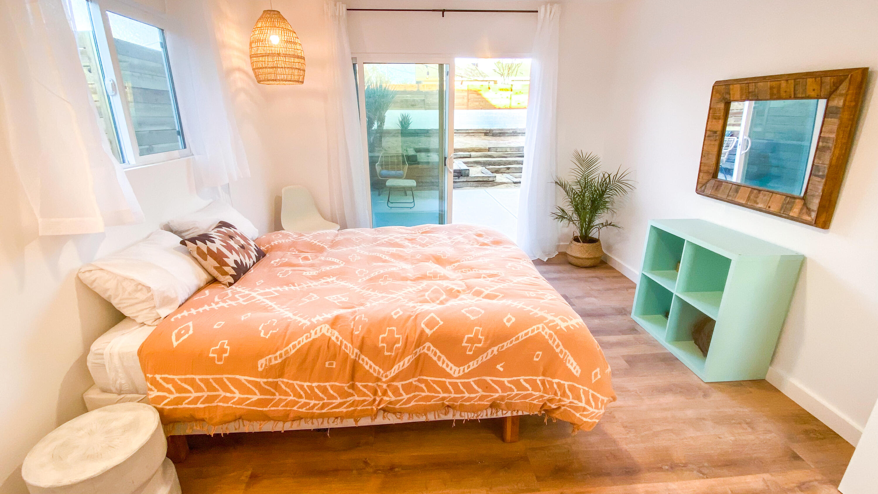 6126 Panorama Road Joshua Tree, CA 92252 - Photo 20 of 31 a bedroom with a bed and a window