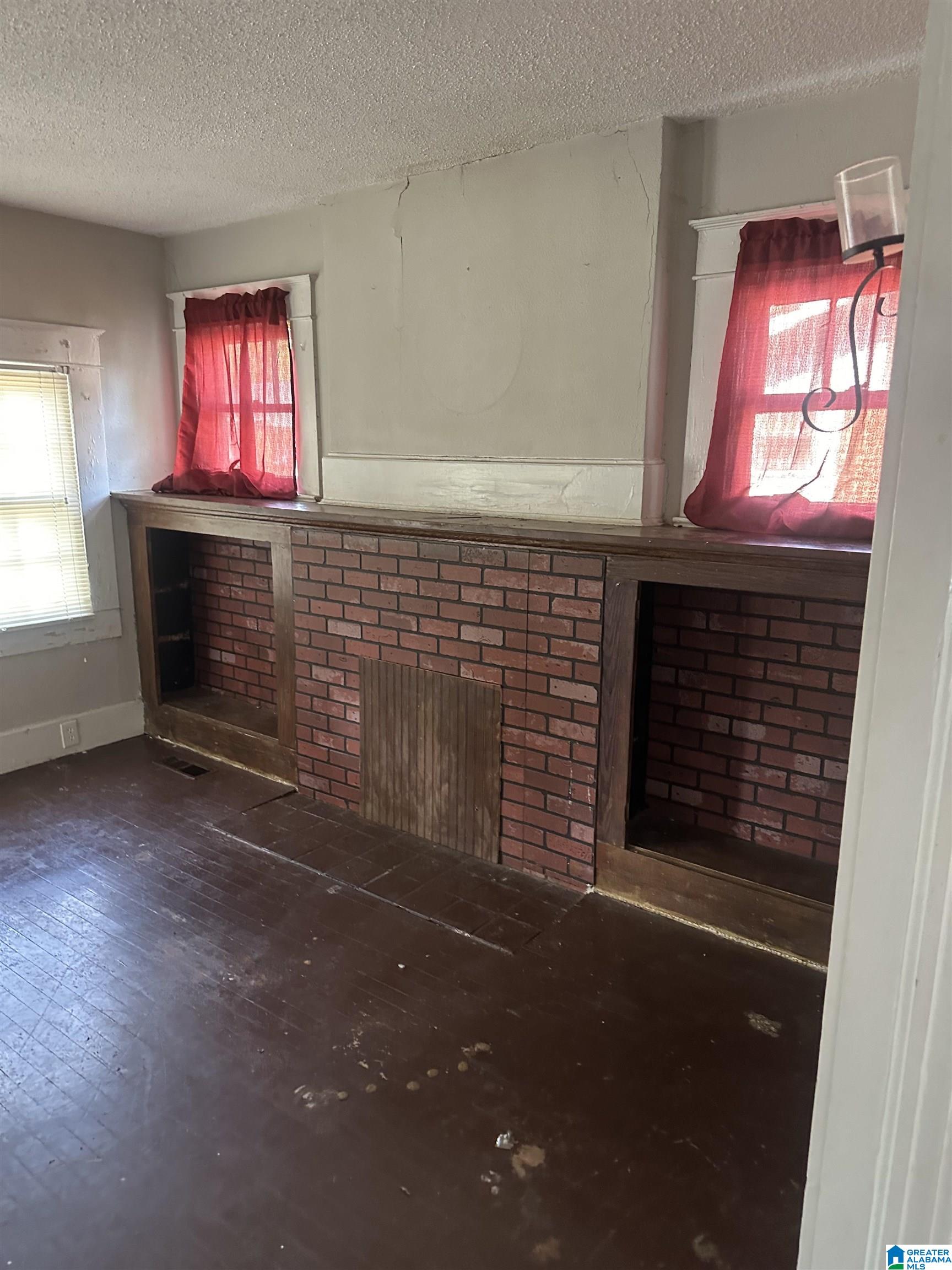 4725 Court R Birmingham, AL 35208 - Photo 3 of 12