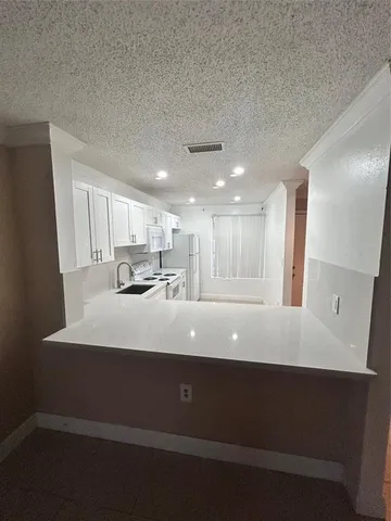 $2,000 | 8105 Southwest 21st Court, Unit 8105, Miramar, FL 33025