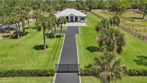 $1,700,000 | 360 13th Street Southwest, Naples, FL 34117