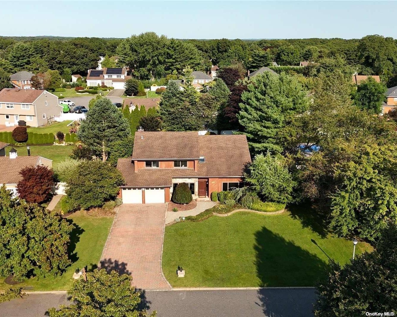 18 Fleetwood Road Commack, NY 11725 - Photo 1 of 1