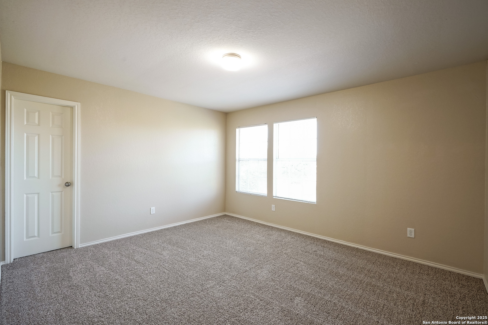 438 Walnut Crest Selma, TX 78154 - Photo 26 of 33 an empty room with a window