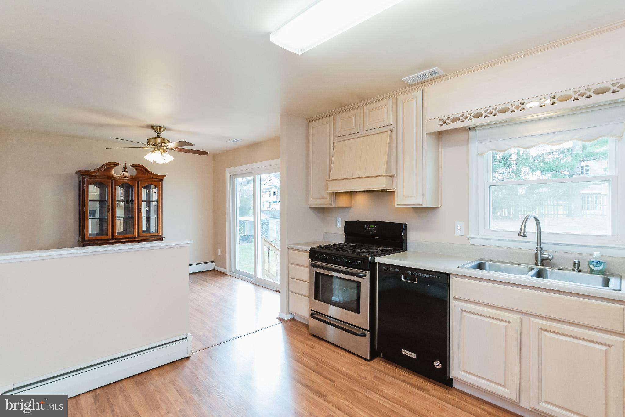 504 Westview Road Bel Air, MD 21015 - Photo 18 of 57 Kitchen looking into Dining Room