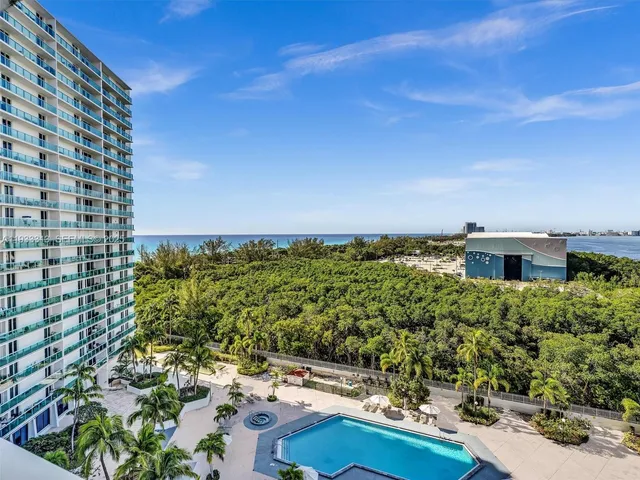 $2,890 | 100 Bayview Drive, Unit 1025, Sunny Isles Beach, FL 33160