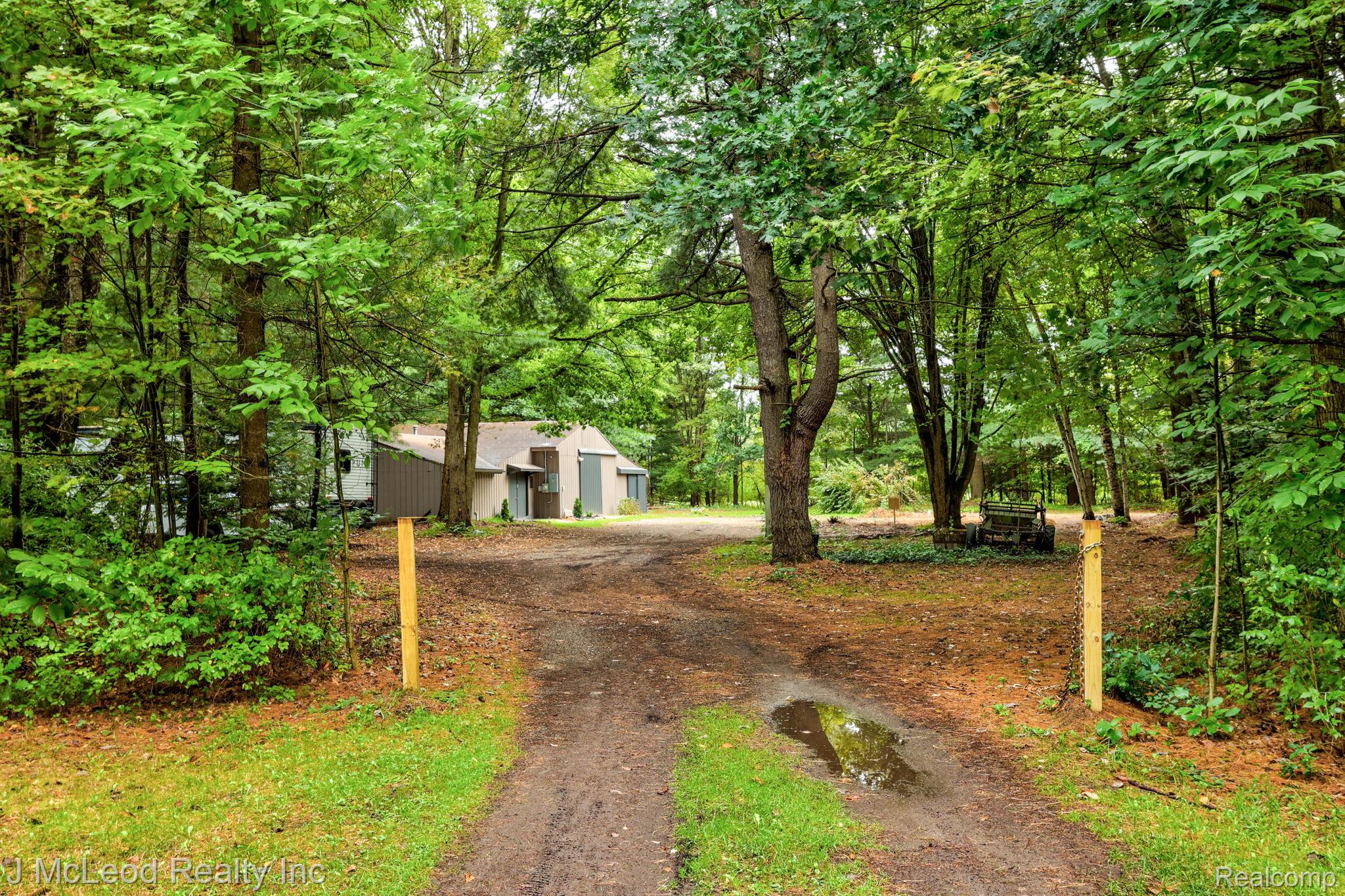 5929 Murphy Lake Road Millington, MI 48746 - Photo 5 of 36 5-web-or-mls-5929 Murphy Lake Rd Millington-5.jpg