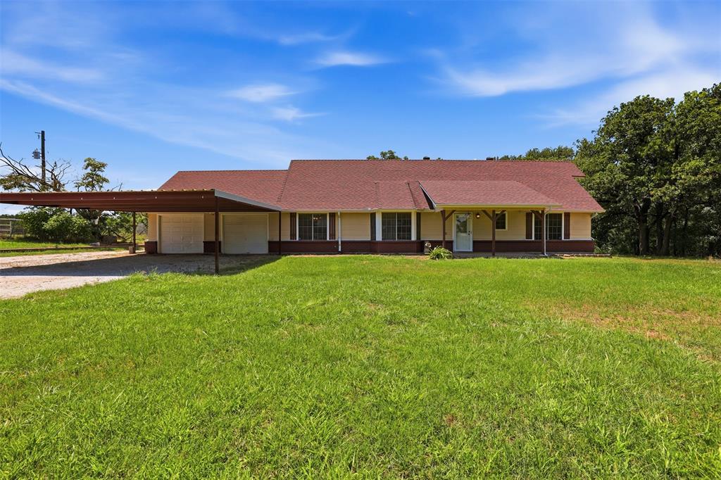 4298 Knob Road Springtown, TX 76082 - Photo 3 of 25